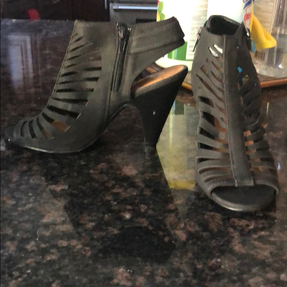 Black shoes